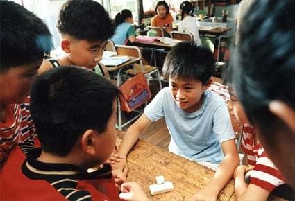 橡皮擦摔跤赛