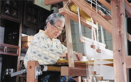 彩なす首里の織物 宮平初子