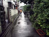 小田の路地の子